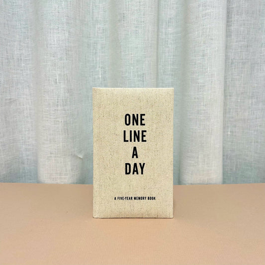 One Line A Day: A Five Year Memory Book